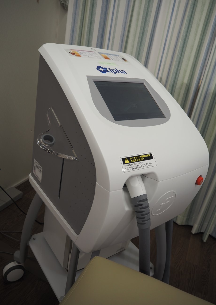 医療脱毛機器(蓄熱式レーザー)